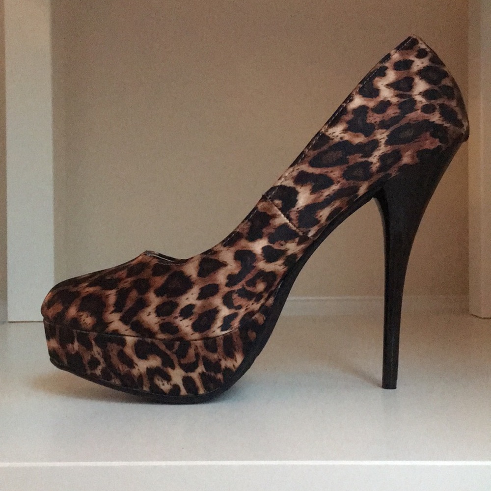 Charlotte Russe leopard/black 5 in. heels. Size 10